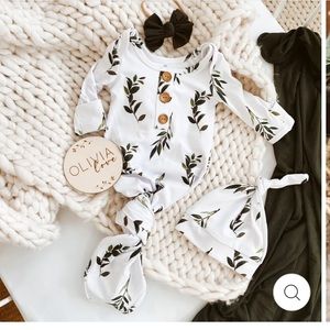 Caden lane- olive leaf 0-3 month knotted gown